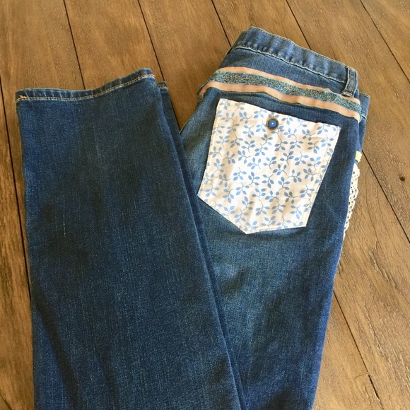Hand altered upcycled hippie boho lace jeans - Picture 8 of 12